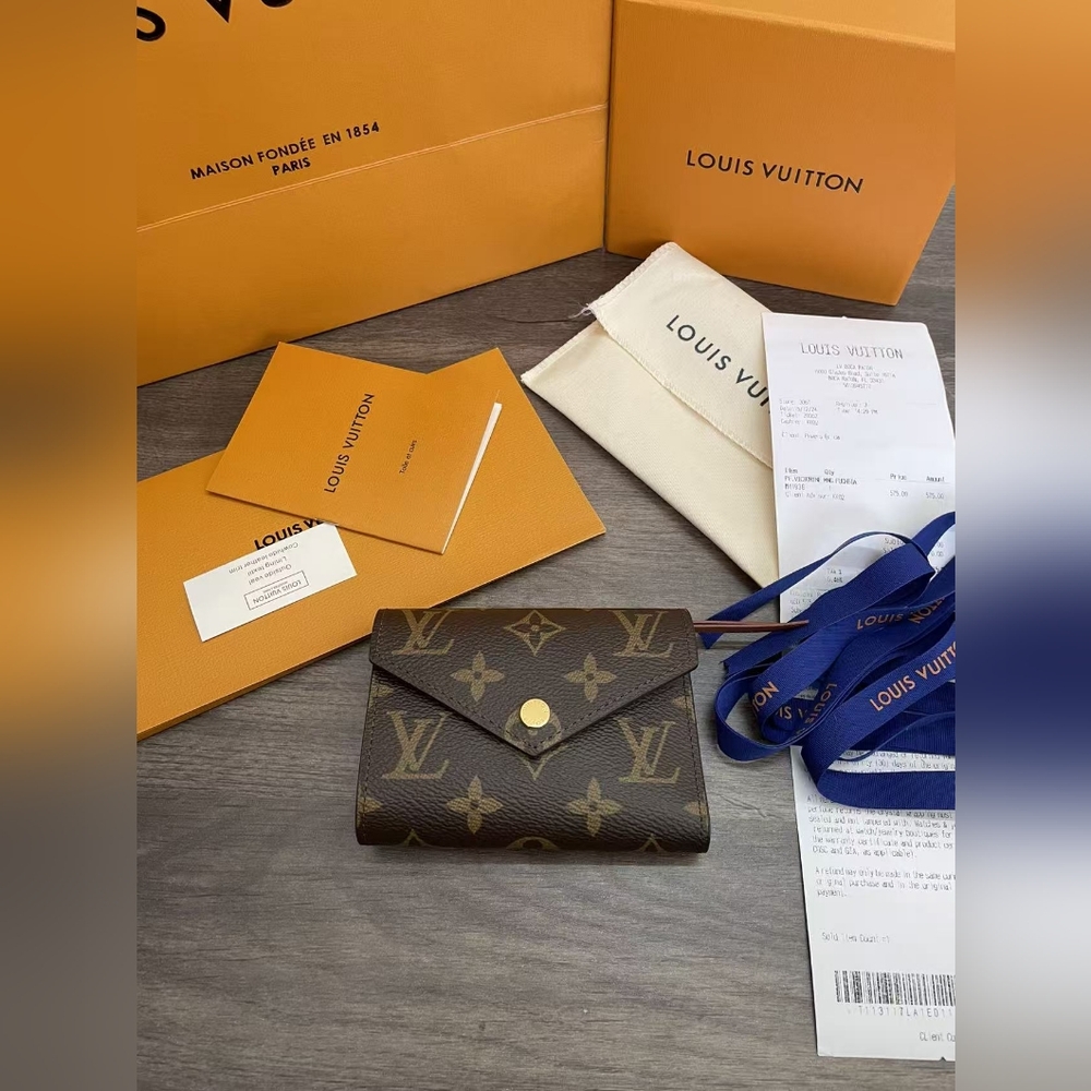 Louis Vuitton Victorine Wallet - Picture 3 of 16